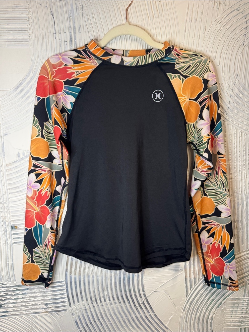 Hurley Black Rash Guard with Tropical Floral Sleeves N0681